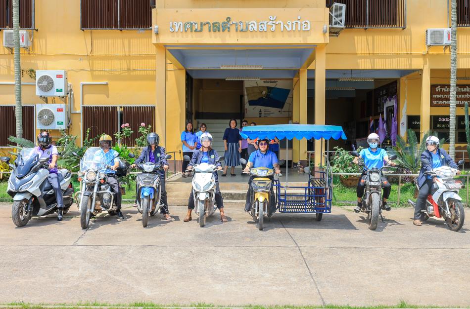 เทศบาลตําบลสร้างก่อ รณรงค์ขับขี่ปลอดภัยสวมหมวกนิรภัย คาดเข็มขัดนิรภัย เพื่อความปลอดภัยของพนักงานเทศบาลตำสร้างก่อ