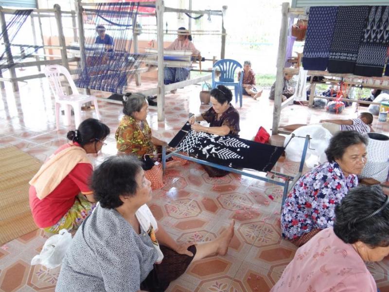 การถ่ายทอดภูมิปัญญาท้องถิ่นในเขตเทศบาลตำบลสร้างก่อ (7 ภาพ)